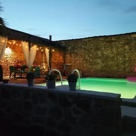 Maison De Village Confort Avec Piscine Dom wakacyjny *