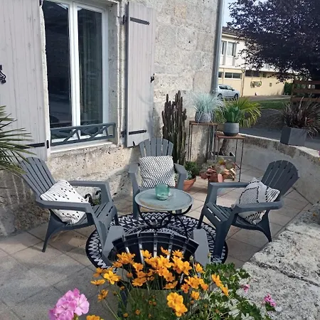 Maison De Village Confort Avec Piscine Semesterbostad Laugnac